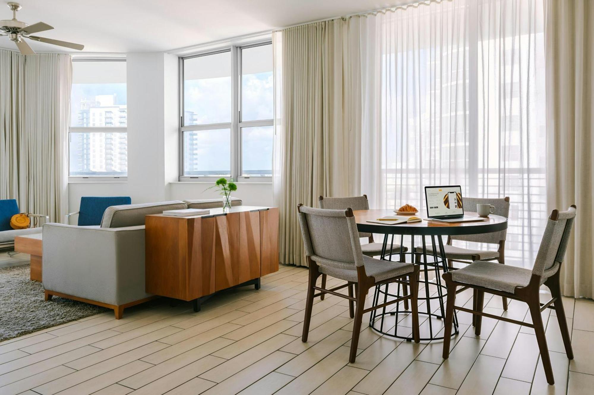 The Circ Hotel Hollywood, Sonder By Marriott Bonvoy Hotel 3*